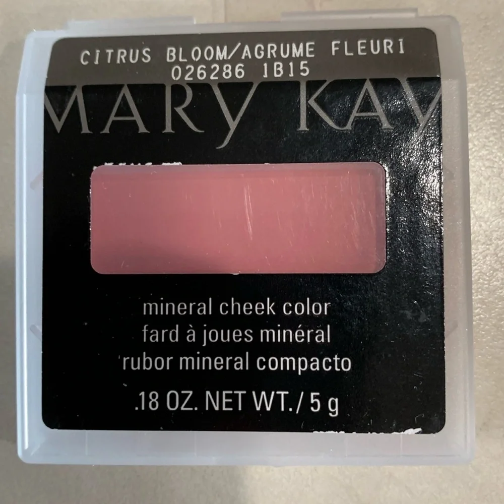 Mary Kay Mineral Cheek Color. Citrus Bloom/Agrume, NEW IN PACKAGE.